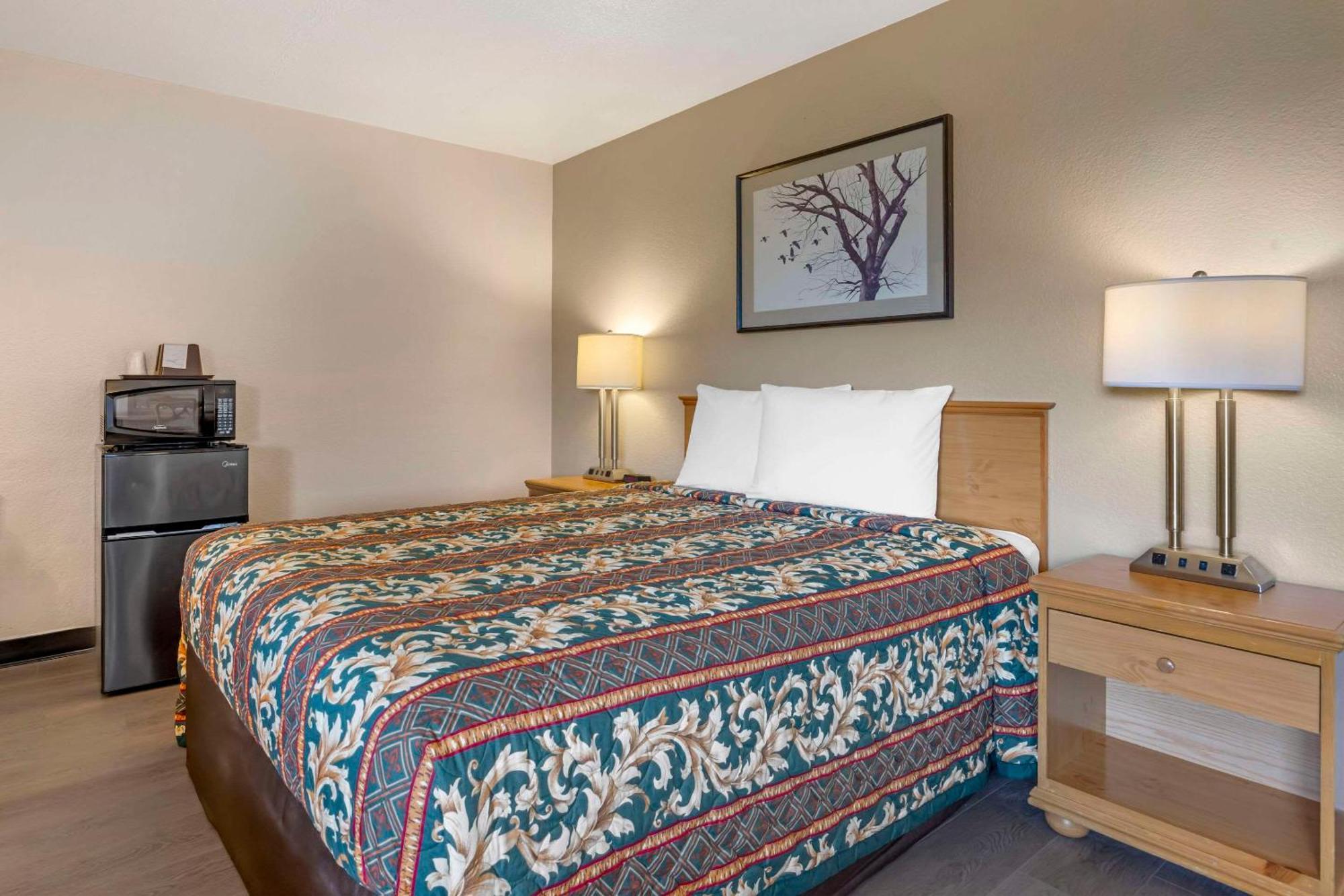 Rodeway Inn Albany Bagian luar foto
