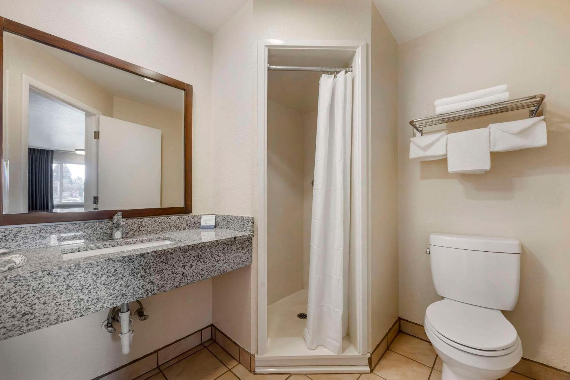 Rodeway Inn Albany Bagian luar foto