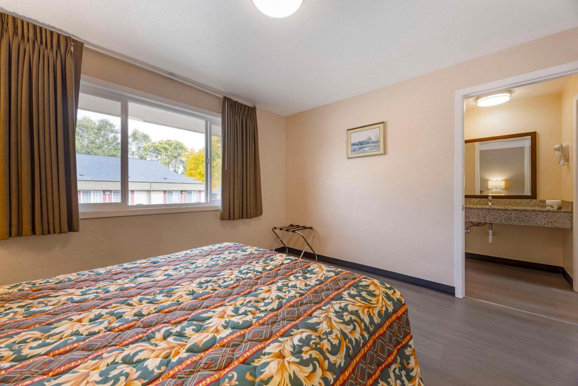 Rodeway Inn Albany Bagian luar foto