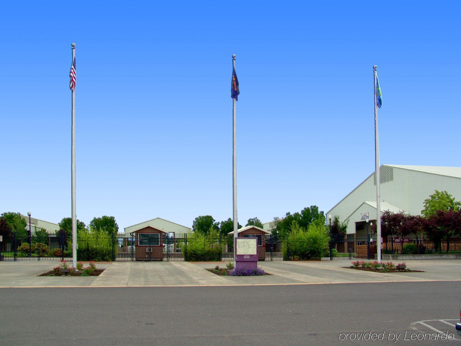Rodeway Inn Albany Bagian luar foto